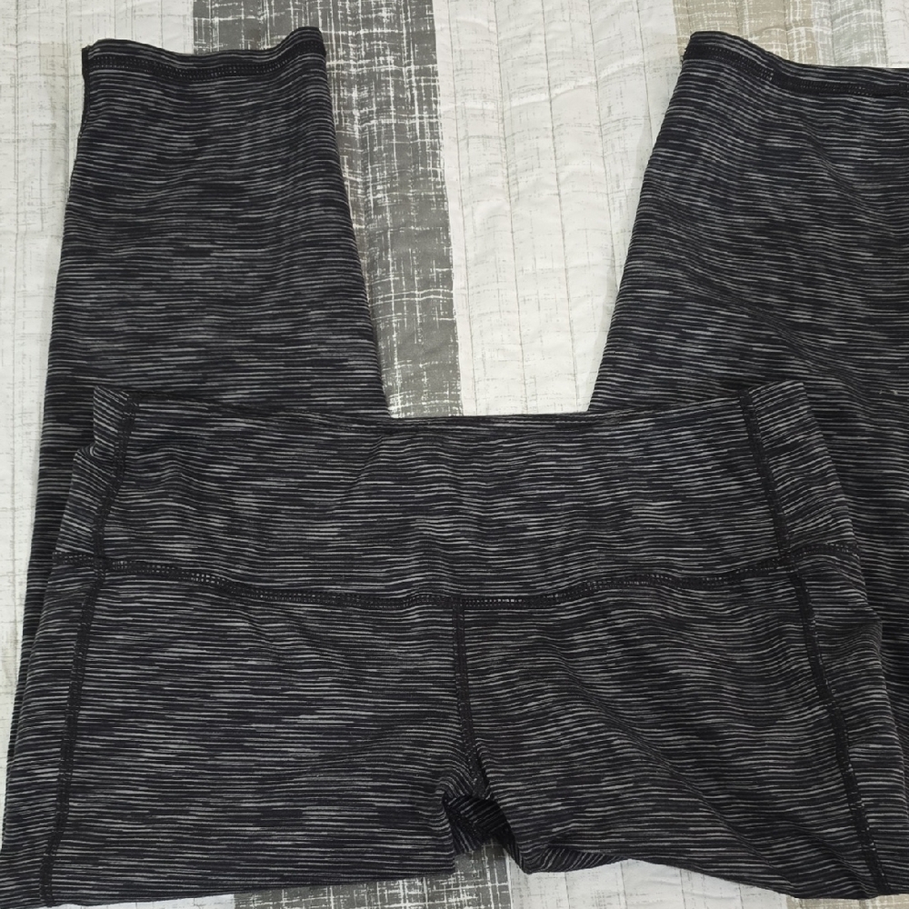 Athleta Black and Gray Patterned Leggings